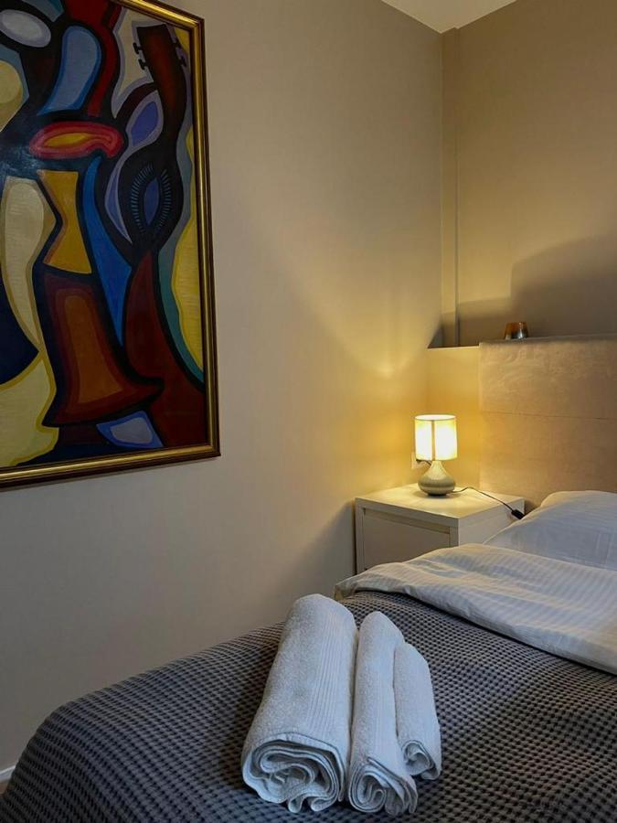 Apartment Prive Apartment, Studio, In Blloku *