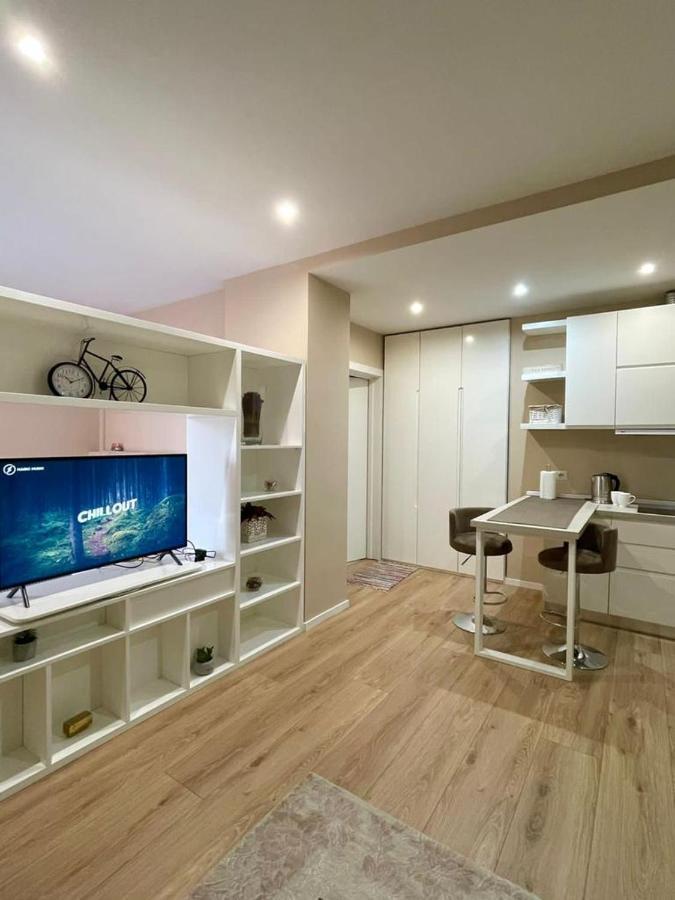 Appartement Prive Apartment, Studio, In Blloku Tirana