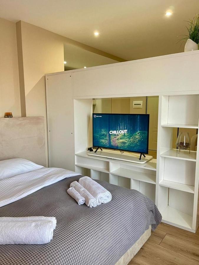 Appartement Prive Apartment, Studio, In Blloku